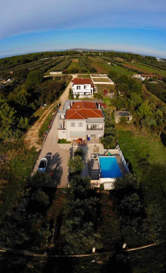 Villa Nina บีโอกราดนาโมรู ภายนอก รูปภาพ