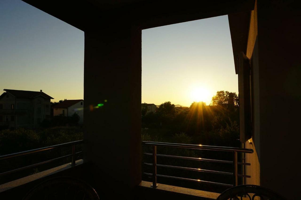 Villa Nina บีโอกราดนาโมรู ภายนอก รูปภาพ